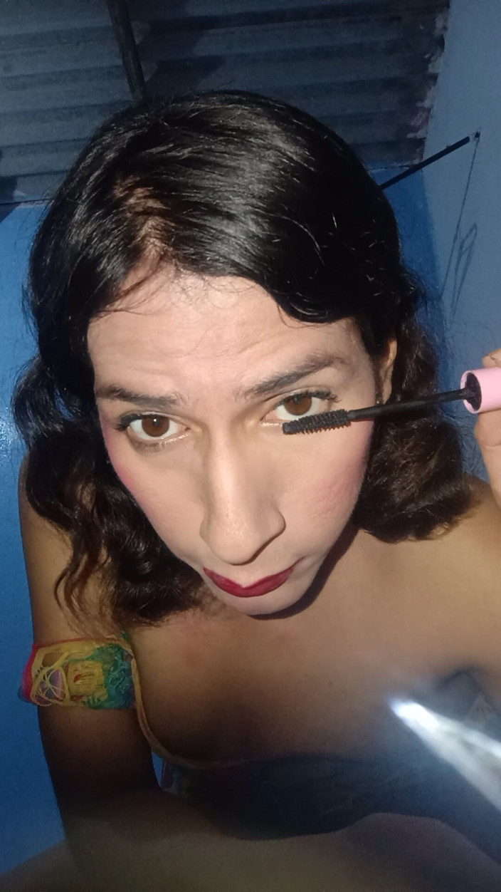 Femboy from Colombia: I'm Getting to Paint This Room