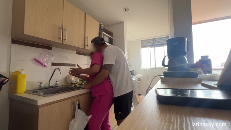 Latinaspy: 거대한 엉덩이의 하녀 Apt를 청소한 다음 상사를 따먹어 1부