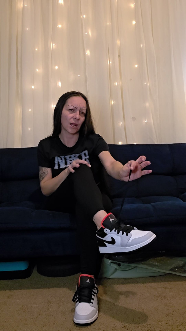 Raven Willow: Attention, renifler mes pieds putrides
