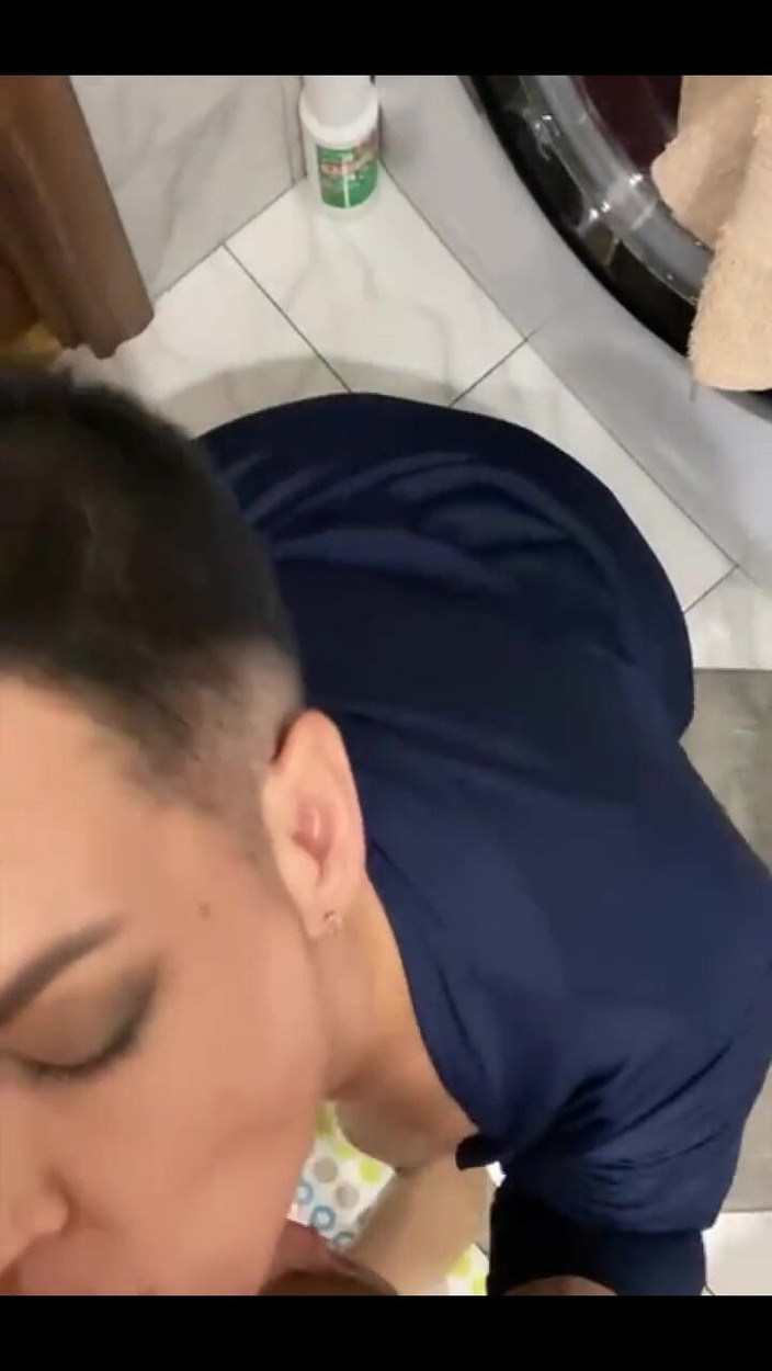 KarmenMilf: Sexy kouření mému nevlastnímu synovi