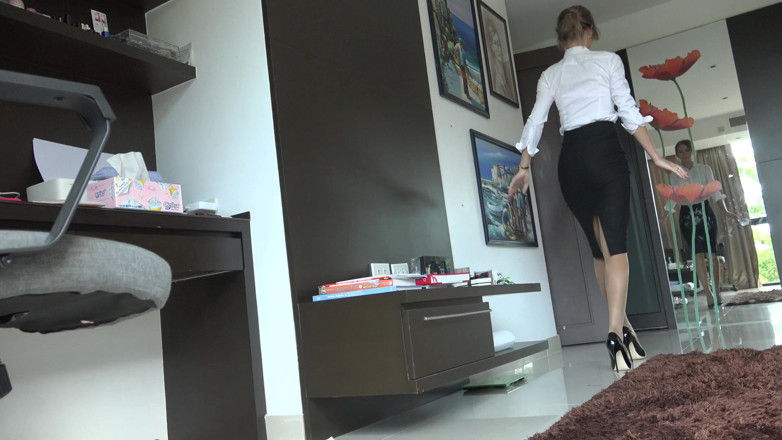 Angel The Dreamgirl: Orgazm w bucie mojej sekretarki