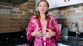 A dona de casa peituda e o encanador