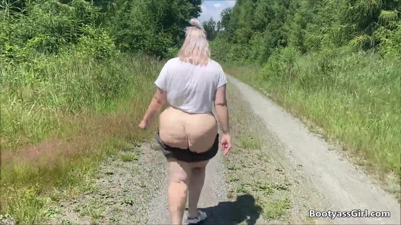 Bootyass Girl: PAWG โดนเย็ดกลางป่า