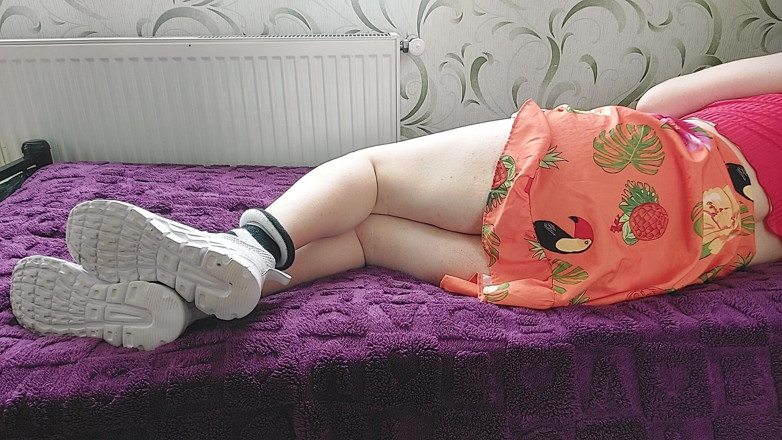 Kitty_Cross: Hoe femboys bedtijd in vrouwelijke outfit wit vrij jong mietje