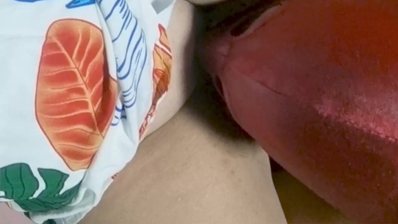 Minhaesposaparaoutro: Куколд муж лижет большую и мясистую киску жены