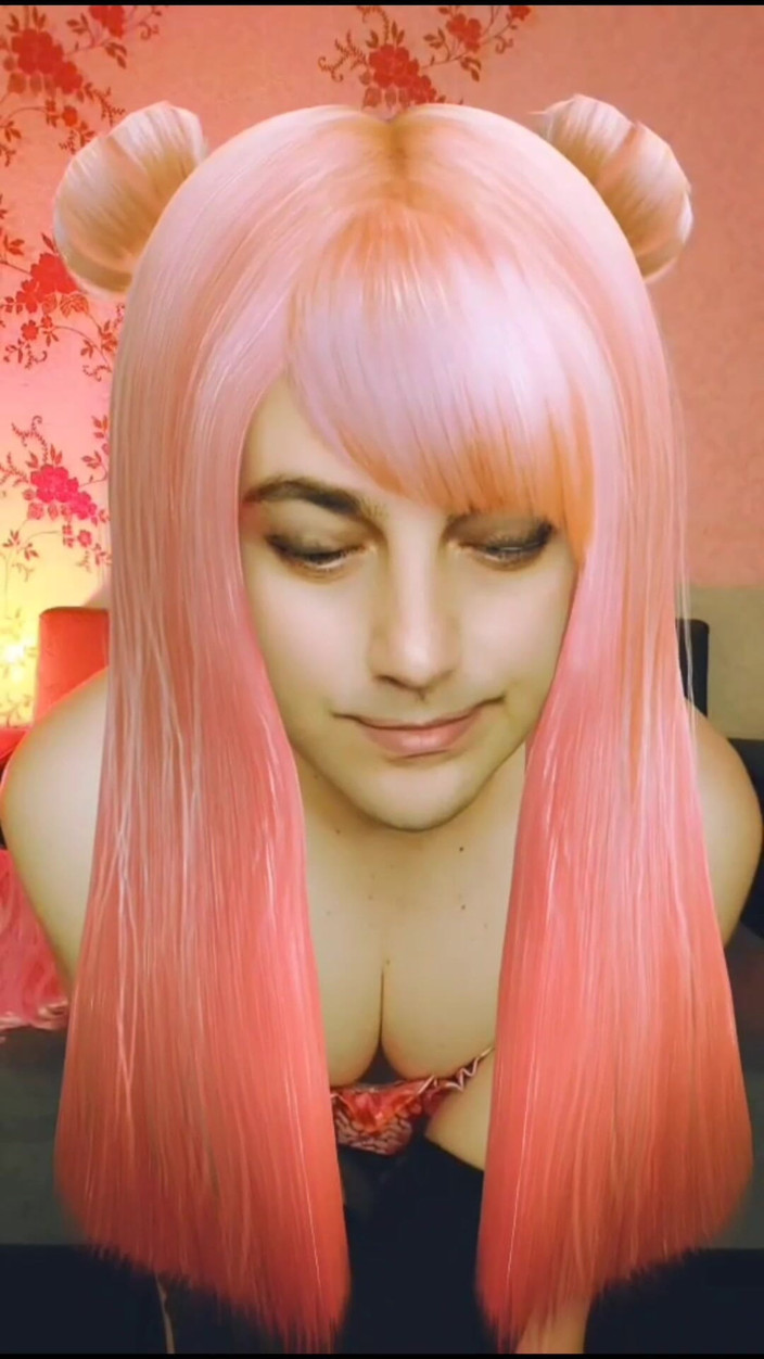 Kitty_Cross: Vampir cantik yang menarik dan menggoda