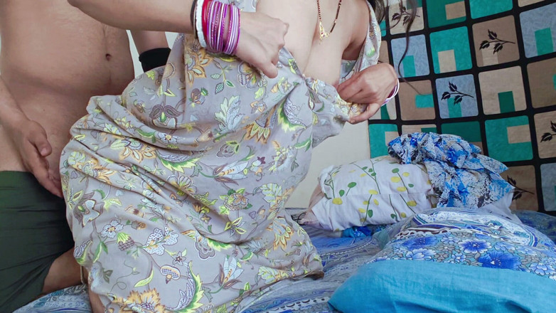 RinaKumari55: Indiana Desi Appena Sposata Calda Insoddisfatta Bella Bhabi Si Gode...