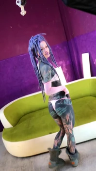 Anuskatzz Shows Her Skinny Body