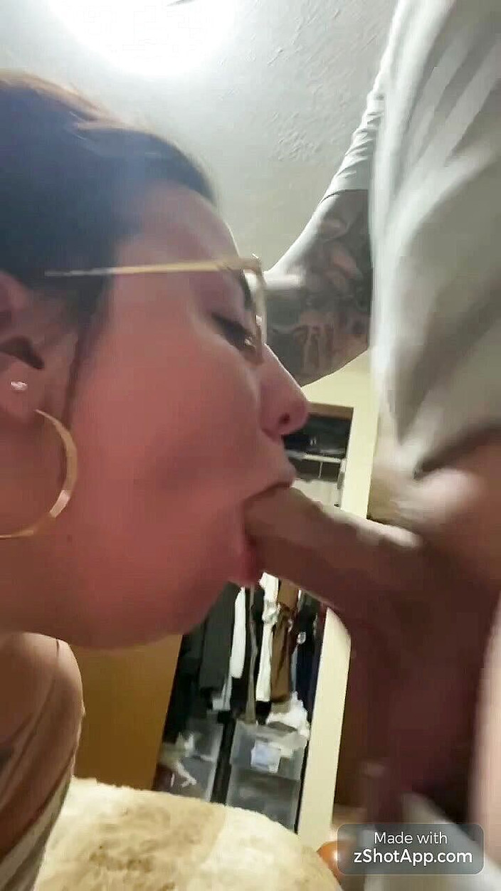 MzKiTTy91: Isteri putih dengan pantat besar menghisap dan batang deepthroat