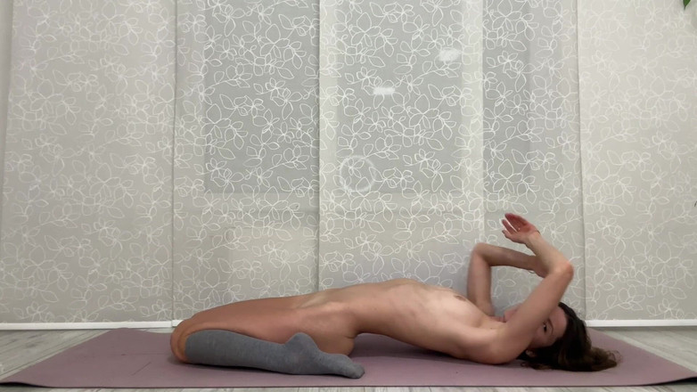 Gina Gerson: Naked Yoga Solo