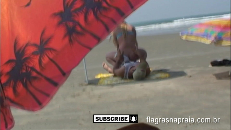 Amateurs videos: Brazilian couple having sex on the empty beach