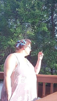 Ma's Smokin trong curlers