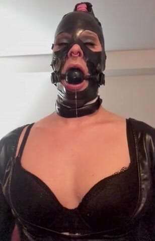 Sabrina Sissy: Sabrina sissy fetish latex mask and gag ball