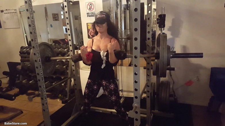 Babe Stare: Tia shows off her sexy strength at the gym