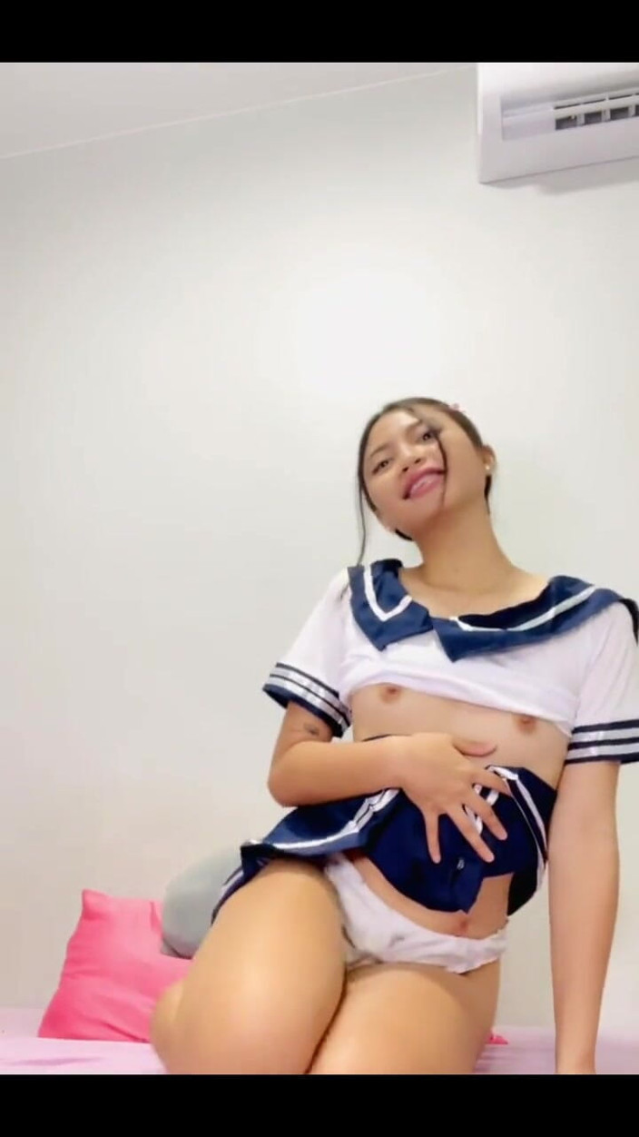 Cherrryblisss: Twist of Brat Girl