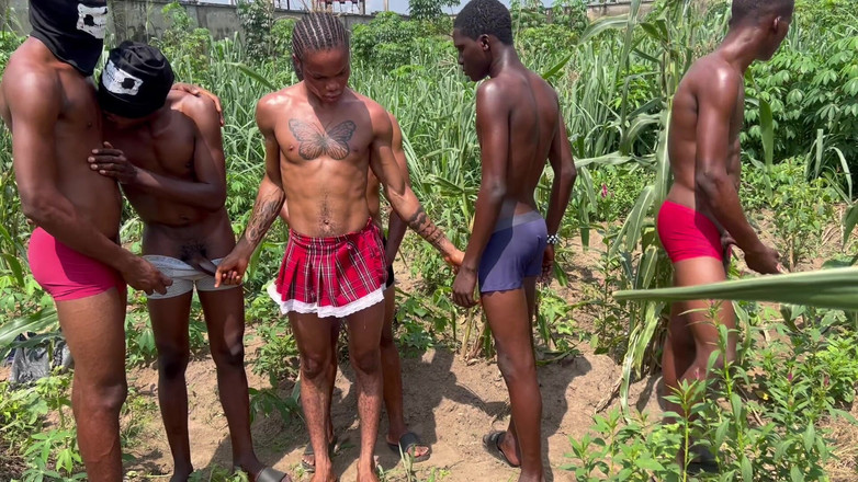 Prince Bami: Aku ngentot kontol 5 cowok kulit hitam di ladang jagung bagian 1