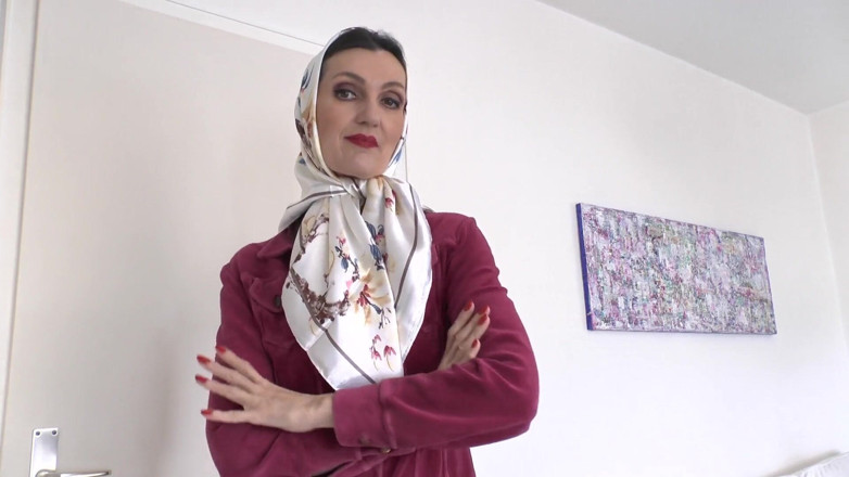 Lady Victoria Valente: Démonstration Beaux foulards en satin, JOI, Lady Victoria Valente