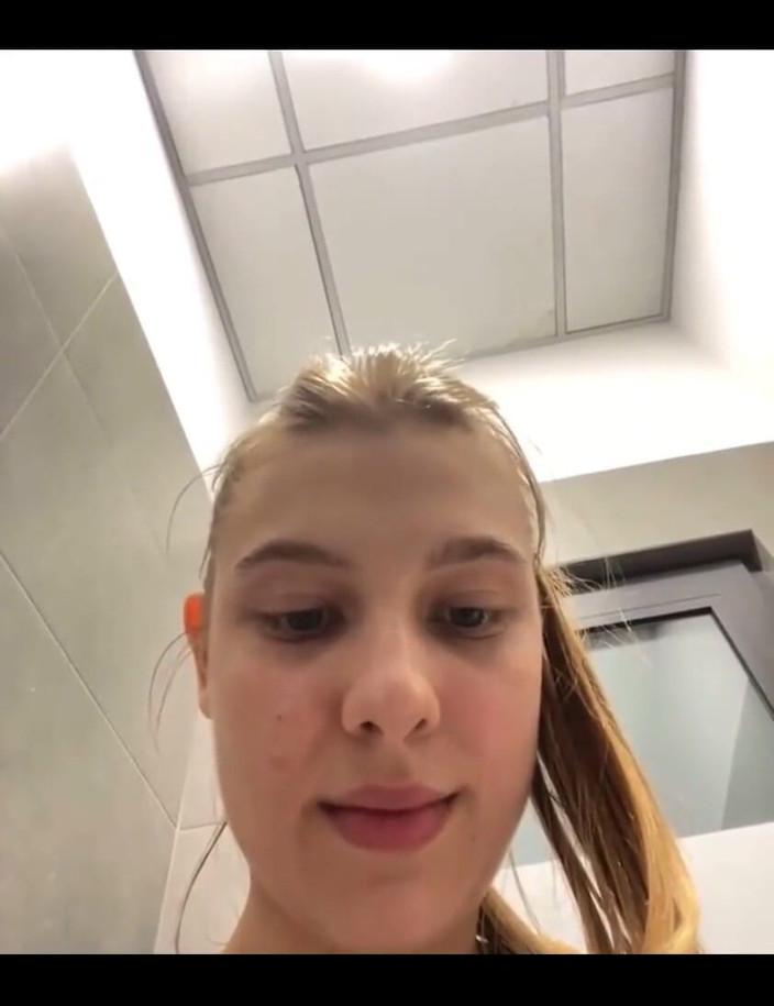 JuiceLussie: Boquete público com muita saliva