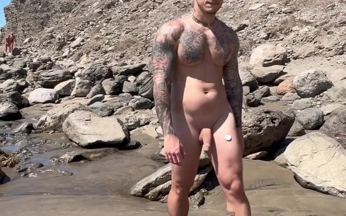 BoyGym: Piss in the Beach, Boygym Kink 2