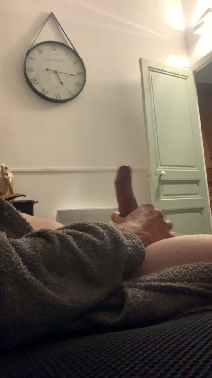 Gabriel Loma: Waking up in a Bathrobe and Handjob