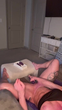 Big Clit Squirting Muscle Slut