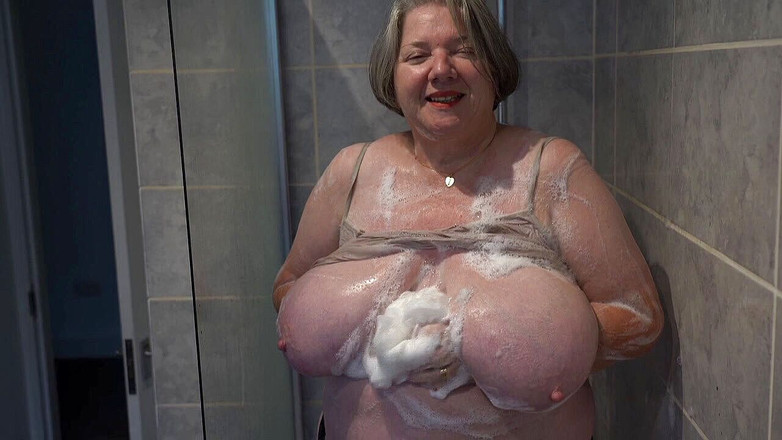 Chris44G: Chris44g - divertimento in doccia