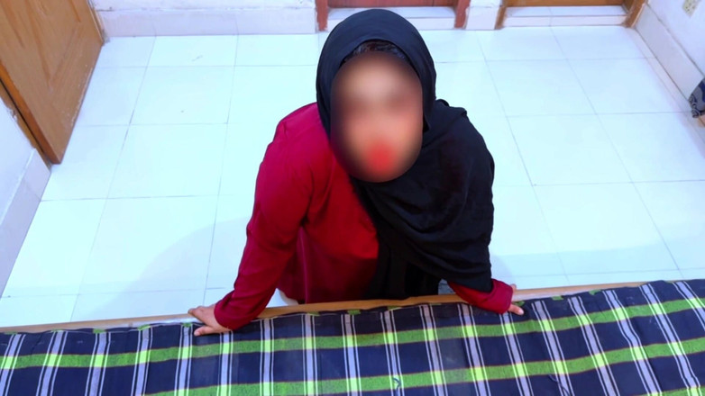 Aria Mia: 阿拉伯美丽的大屁股和大奶子热继母在阴道撸管后喷出和撒尿