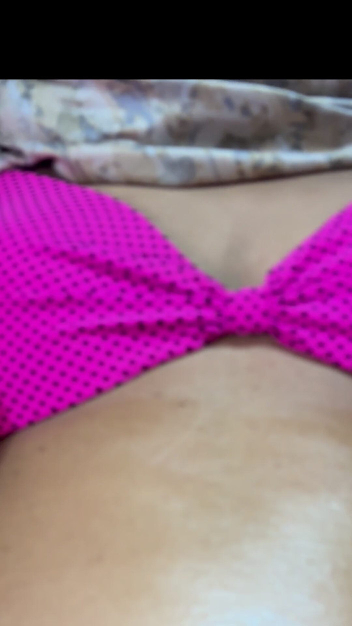 Beautiful mask: Hari ini, tukang urut memerah buah dada Priya dan memberikannya...