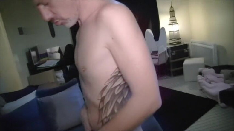 Gaybareback: Sexig twink knullad av pappa mogen