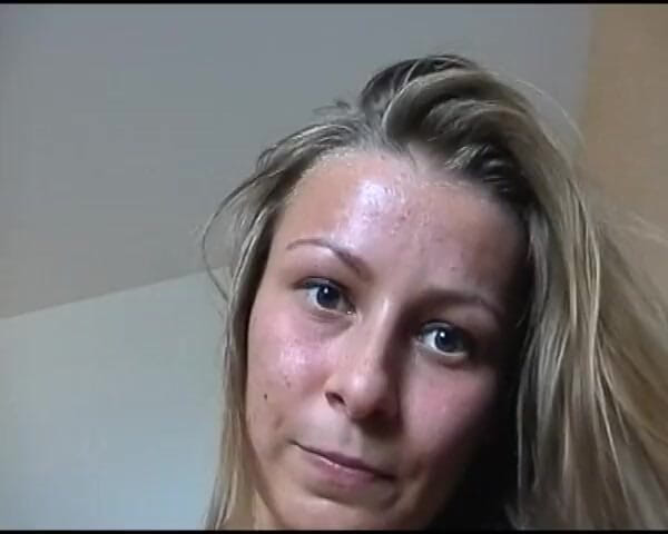 German amateur couples: 美しいドイツ人美女が巨大な顔射までペニスに乗る