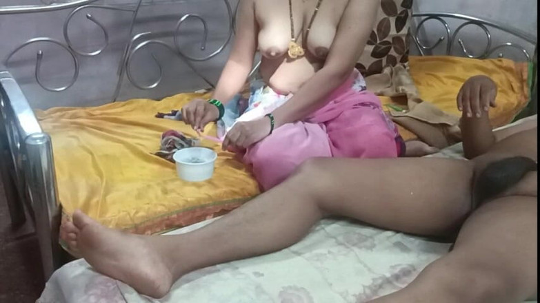 Rangeeli_Mangala: Servitoarea Marathi curăță penisul proprietarului