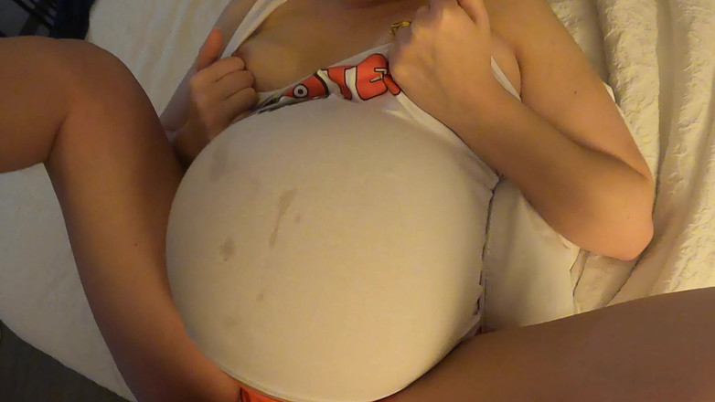 Breed-My-Hotwife: Podvádějící těhotná manželka dává cizinci BJ v pánském pokoji