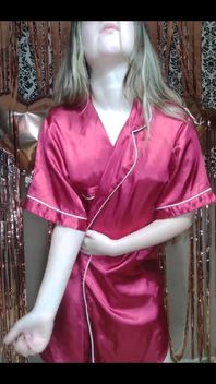 Cosa ne pensi del mio vestito per San Valentino?