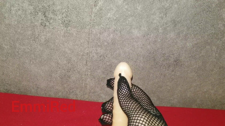 EmmiRed: Sexy Emmy plays with silicone small cock