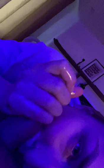 Andre Love: Blowjob di rumah yang selesa pada petang luruh sejuk