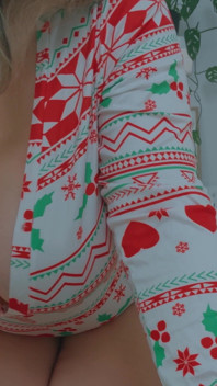 Can I Put on My Christmas Pajamas yet? Slow Masturbation of a Chubby MILF.
