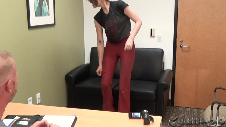 GLASSDP: Si rambut coklat yang bertetek besar adalah si jalang miang...