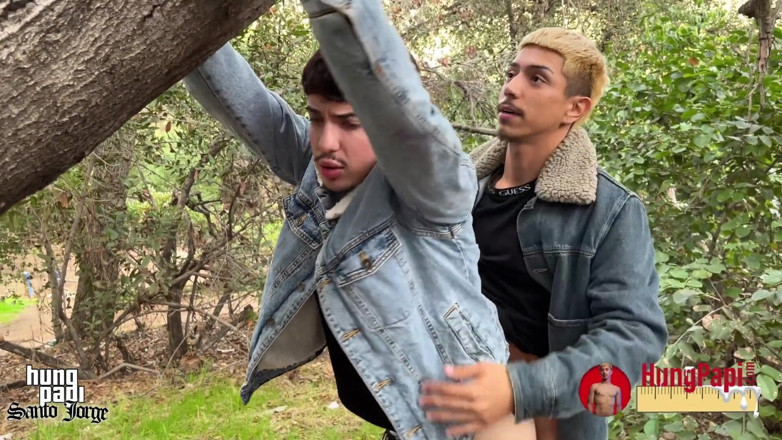 Hung Papi: Dotado Papi Follando Culo Del Árbol Huggers Gay Anal Corrida Profunda...