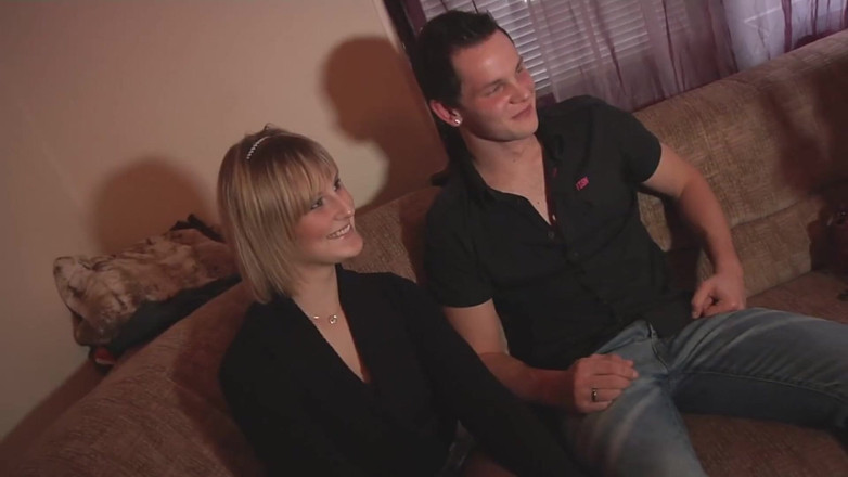 German amateur - 100% German hardcore videos: Blondes schätzchen mit high heels bekommt ihre fotze von einem...