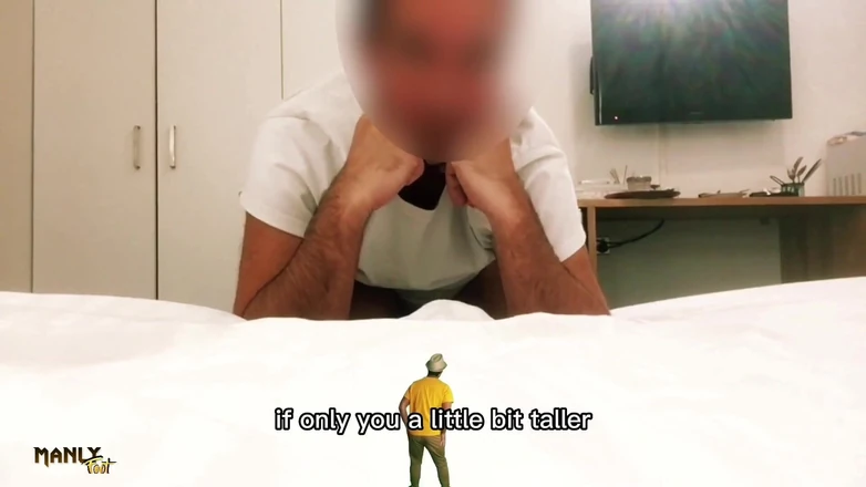 Manlyfoot: 작은 남자 문제 - 거유 하우스메이트 - 몰래 잡힌 - Manlyfoot - Macrophilia