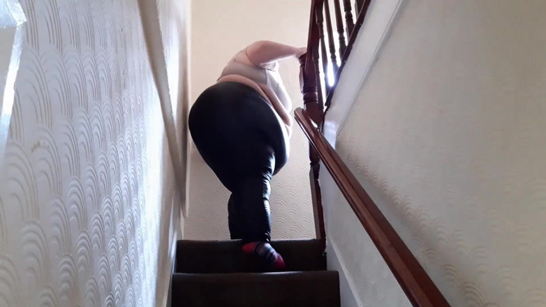 SSBBWLadyBrads: BBW SSBBW schodiště do nebe - schody