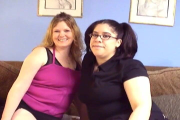 Radical Lesbian: Gordita milf lesbiana amateur en fiesta