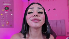 Brittany Gil: Принцесса-брюнетка делает Ahegao