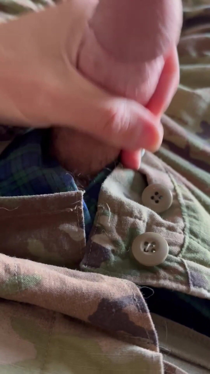Gay Soldier Stuff: Někteří noví boxeři, aby jako můj nový sperma hadr! Dostanem...