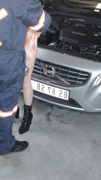 Soy mecánico que servicio autos y mujeres