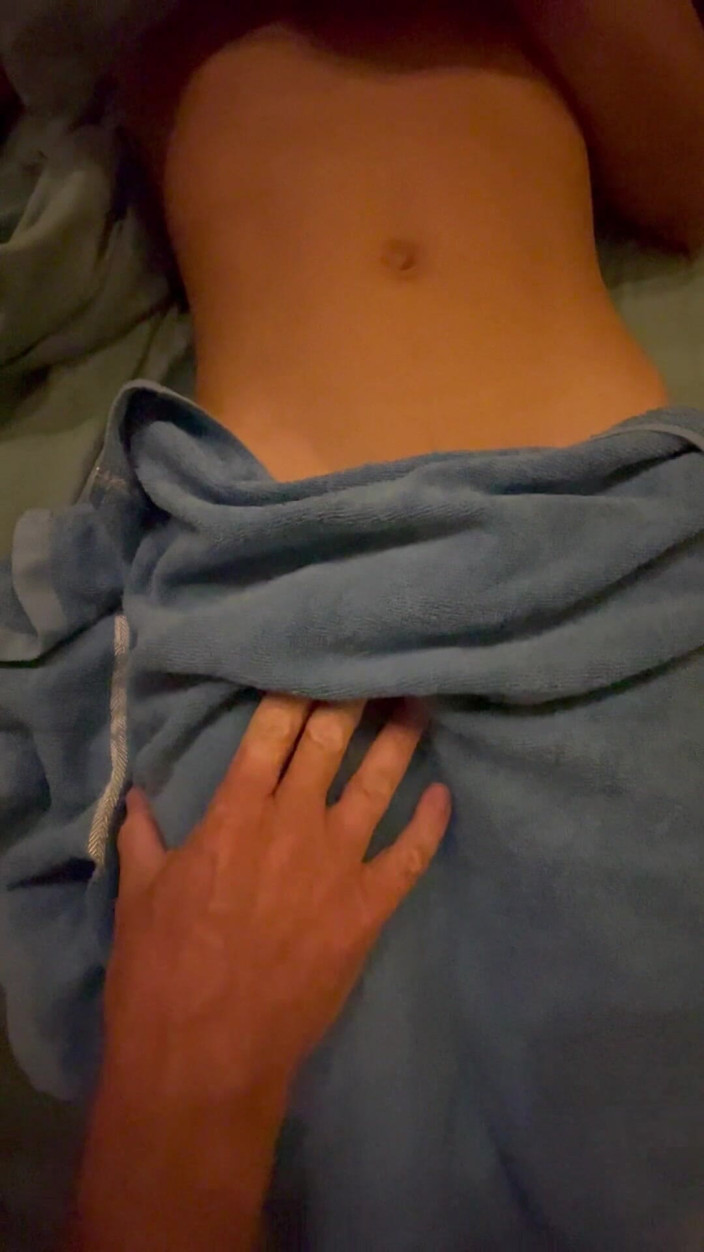 Quan Vietnam 18: Leraar geeft jonge nerveuze verlegen student massage om hem te...
