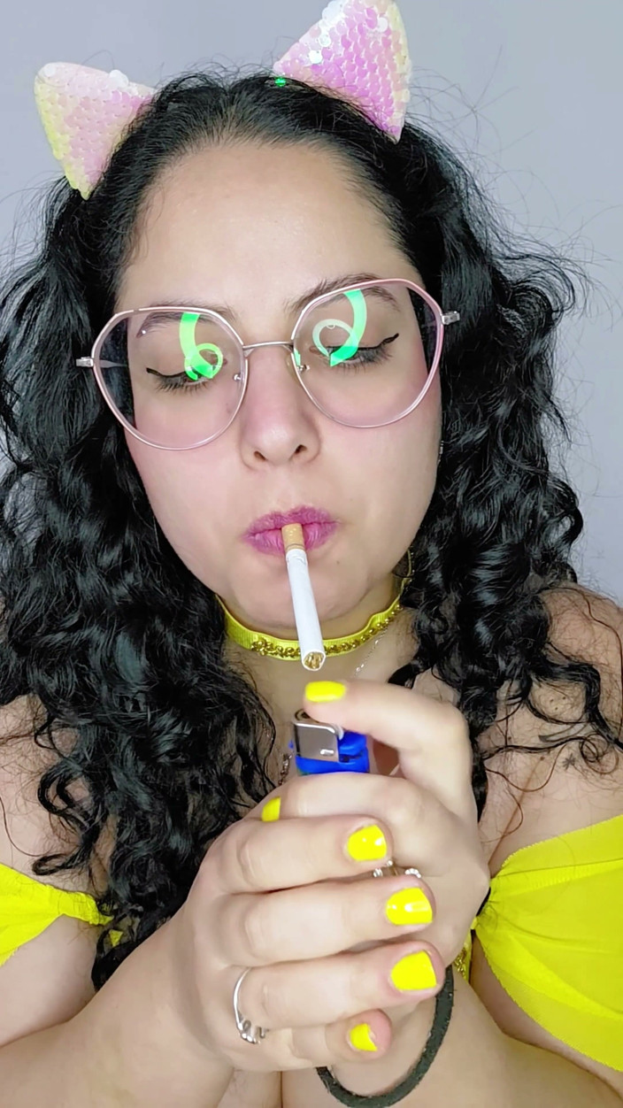 Babyluna939: Eddie Queens, ft. Babyluna939 - принцесса Belle курит фетиш, дымный минет и окончание на лицо, часть 1