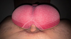 Sweetfantasy131: Styvsyster lutade sig över i sina tajta shorts ... Nu är de trasiga...