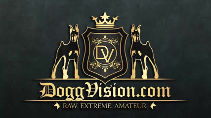 DoggVision: Jessica Popzickle dává bbc hlavu v okně hotelu