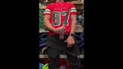 JockDad87: Jockdad87 stropește o grămadă în tricoul său cu numărul 87.